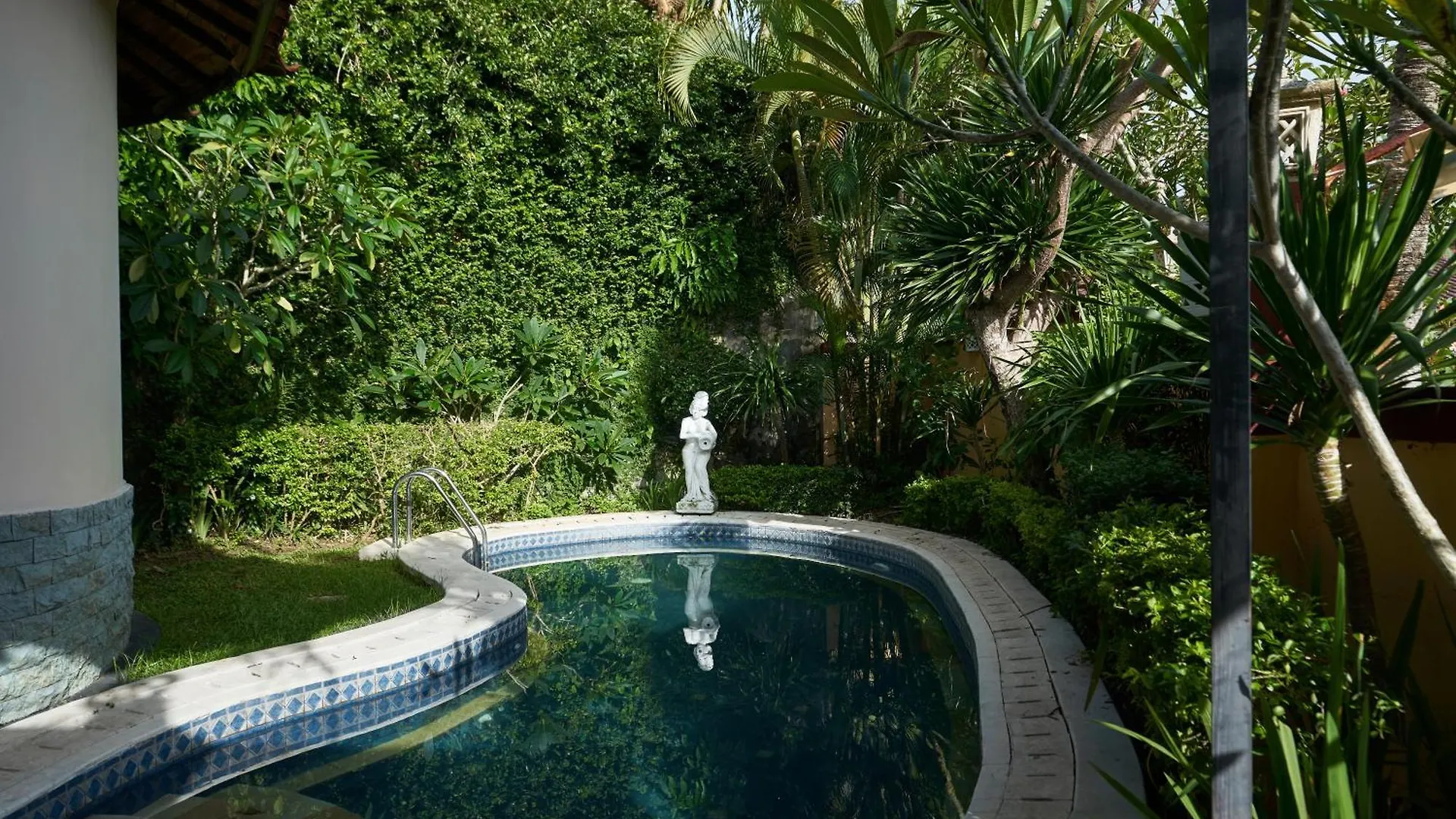 The Beverly Hills Bali Villas Jimbaran 0*,